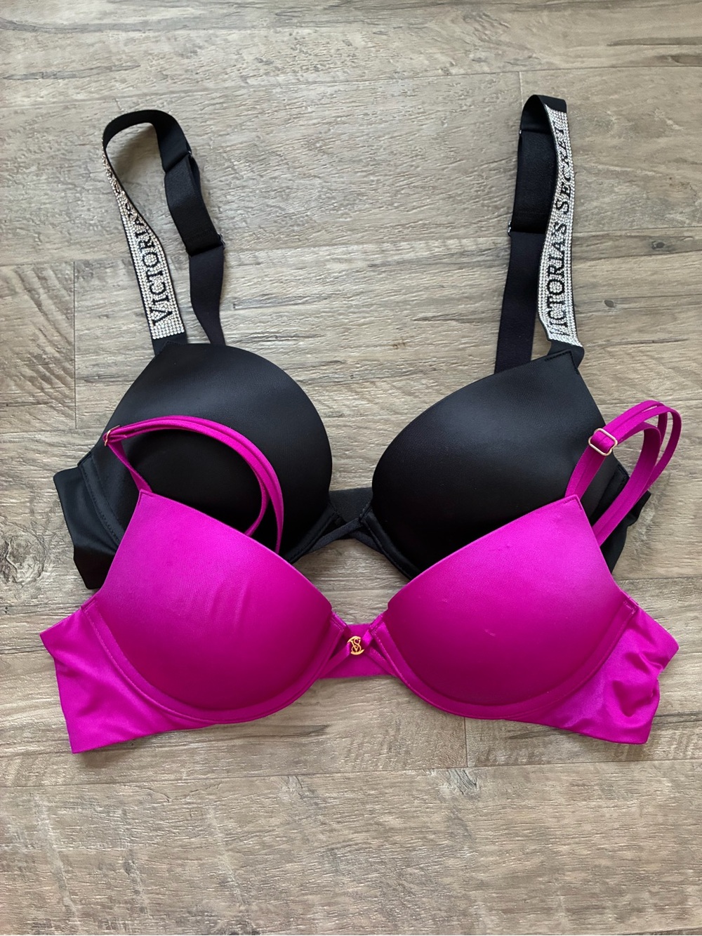 Victoria Secret 2 Satin Bras Bombshell Plunge Push Up Shine Logo Diamonte Strap